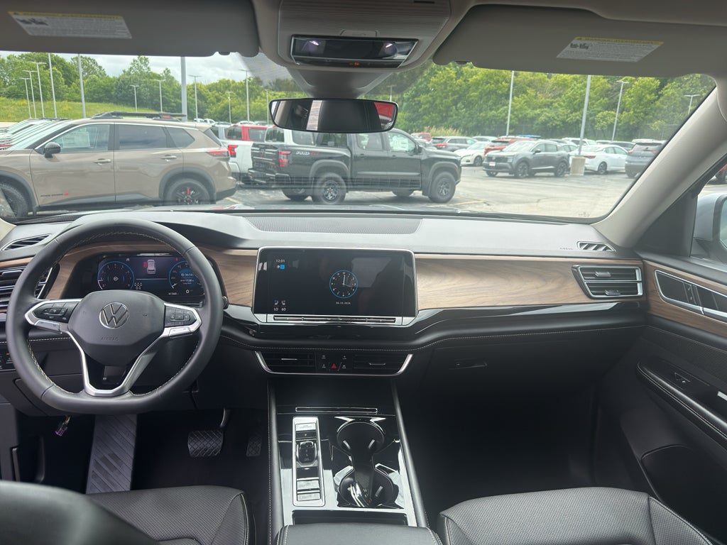 2024 Volkswagen Atlas 2.0T SE w/Technology 4MOTION