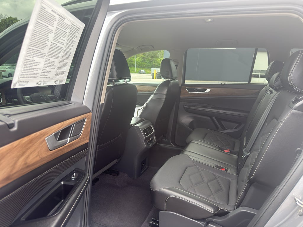 2024 Volkswagen Atlas 2.0T SE w/Technology 4MOTION