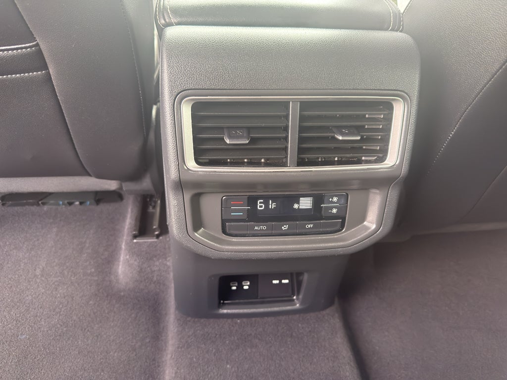 2024 Volkswagen Atlas 2.0T SE w/Technology 4MOTION