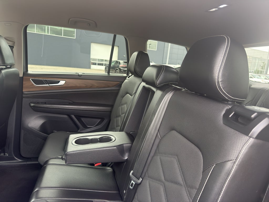 2024 Volkswagen Atlas 2.0T SE w/Technology 4MOTION