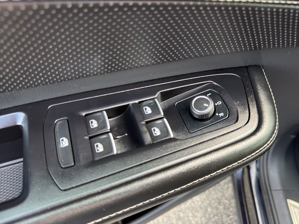 2024 Volkswagen Atlas 2.0T SE w/Technology 4MOTION