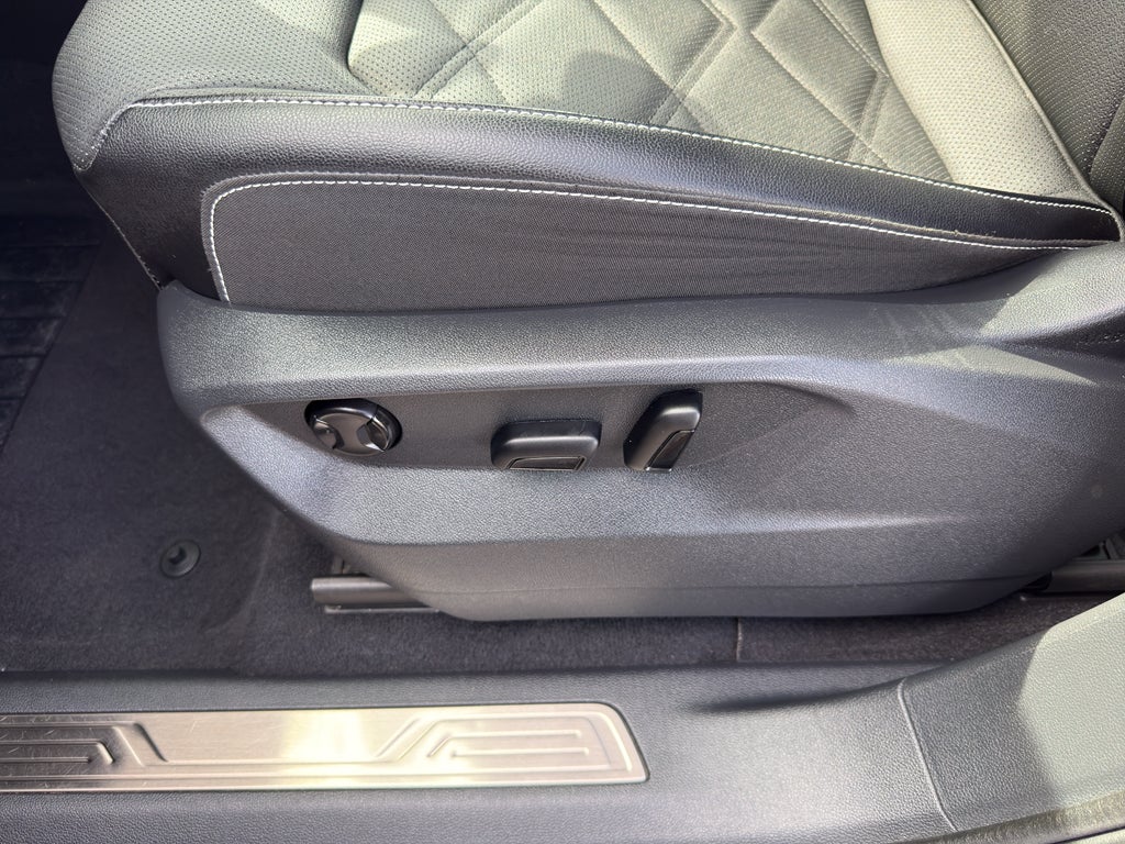 2024 Volkswagen Atlas 2.0T SE w/Technology 4MOTION