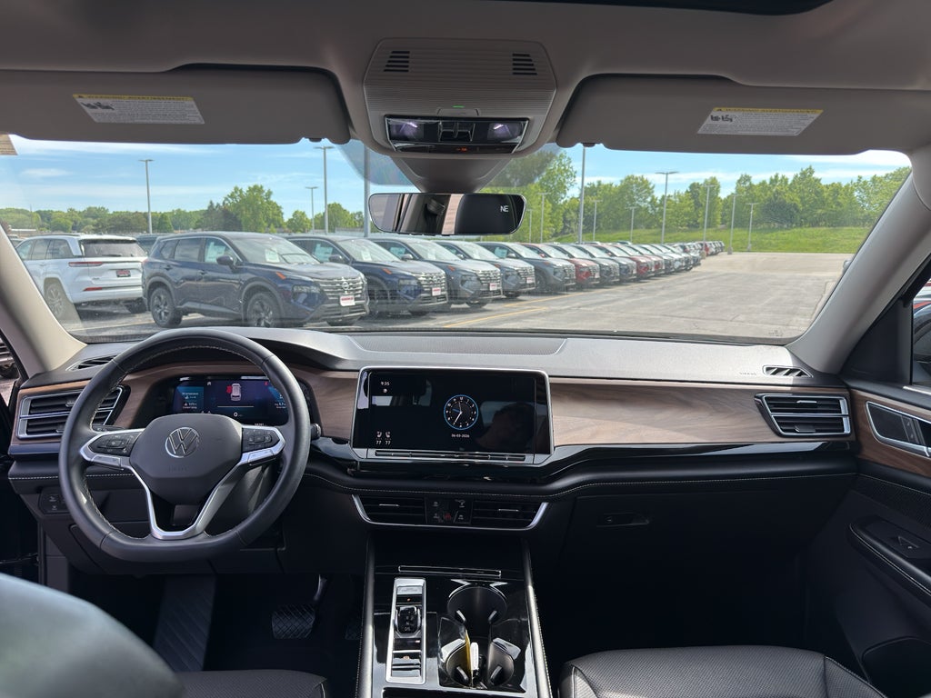 2024 Volkswagen Atlas 2.0T SE w/Technology 4MOTION