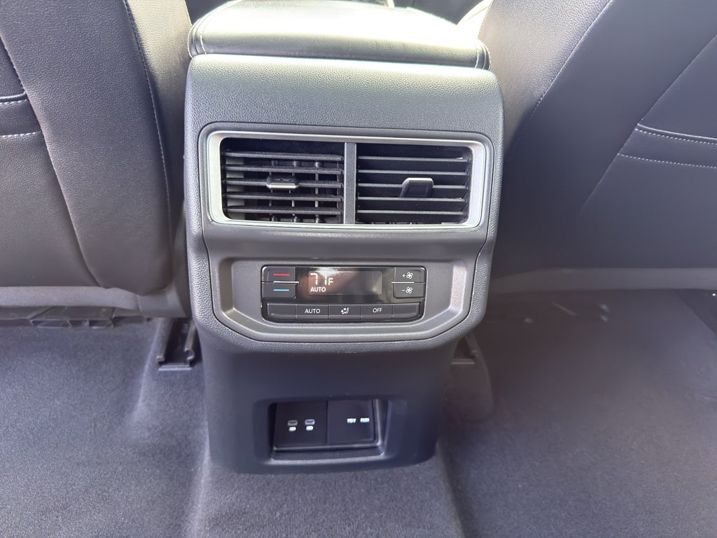 2024 Volkswagen Atlas 2.0T SE w/Technology 4MOTION