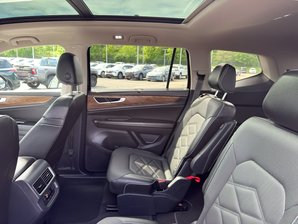 2024 Volkswagen Atlas 2.0T SE w/Technology 4MOTION