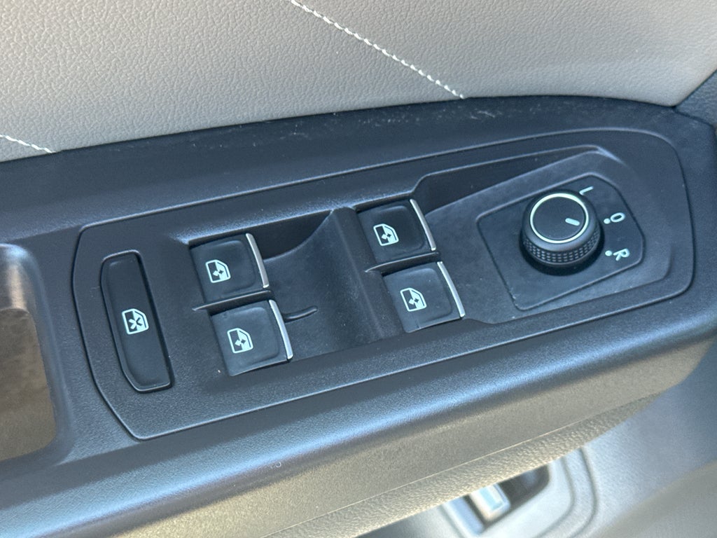 2023 Volkswagen Atlas 3.6L V6 SE w/Technology 4MOTION