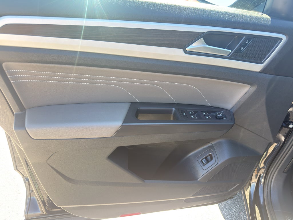 2023 Volkswagen Atlas 3.6L V6 SE w/Technology 4MOTION