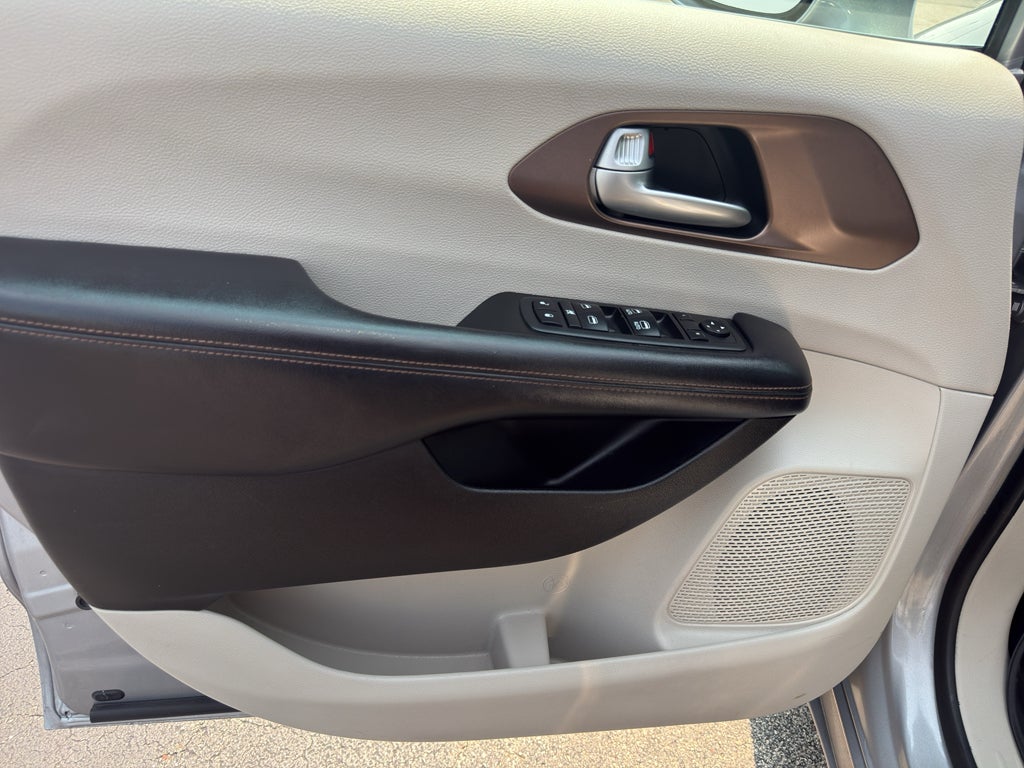 2018 Chrysler Pacifica Touring L FWD