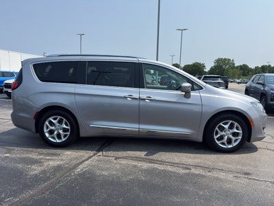 2018 Chrysler Pacifica Touring L FWD