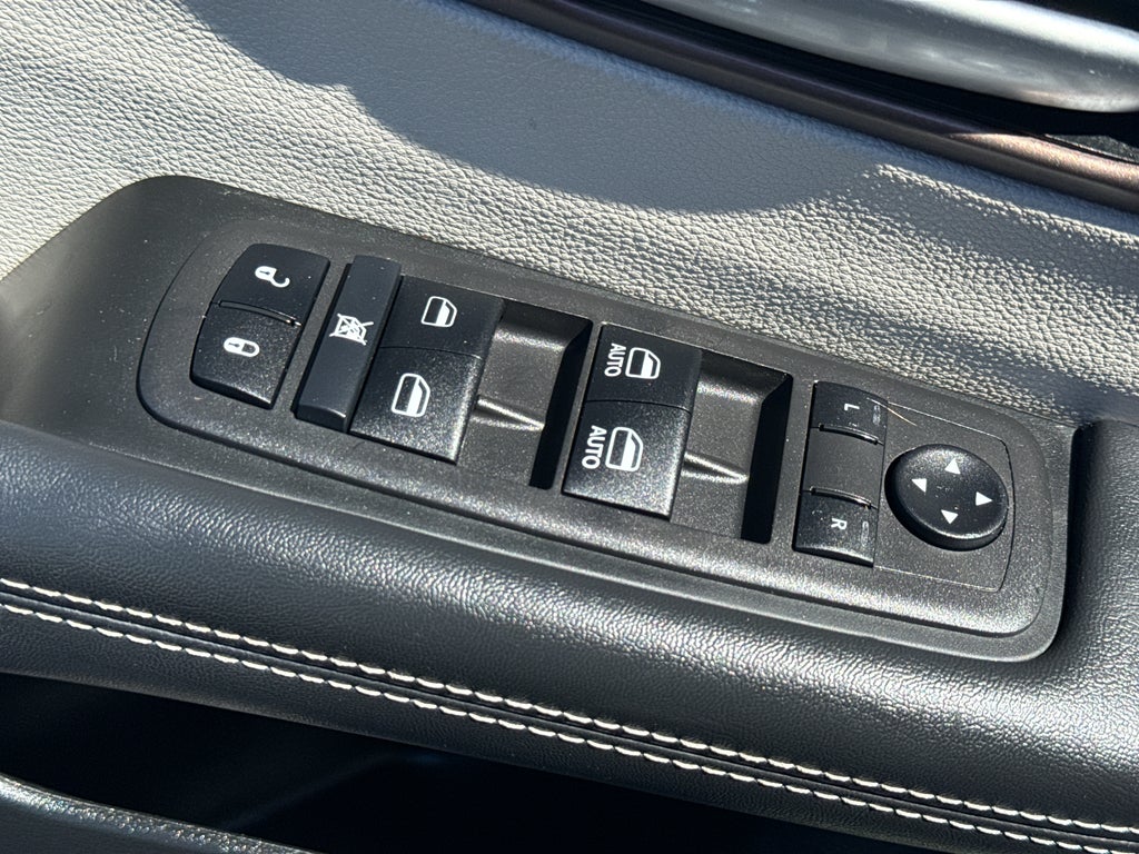 2024 Chrysler Voyager LX FWD