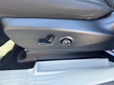 2024 Chrysler Voyager LX FWD