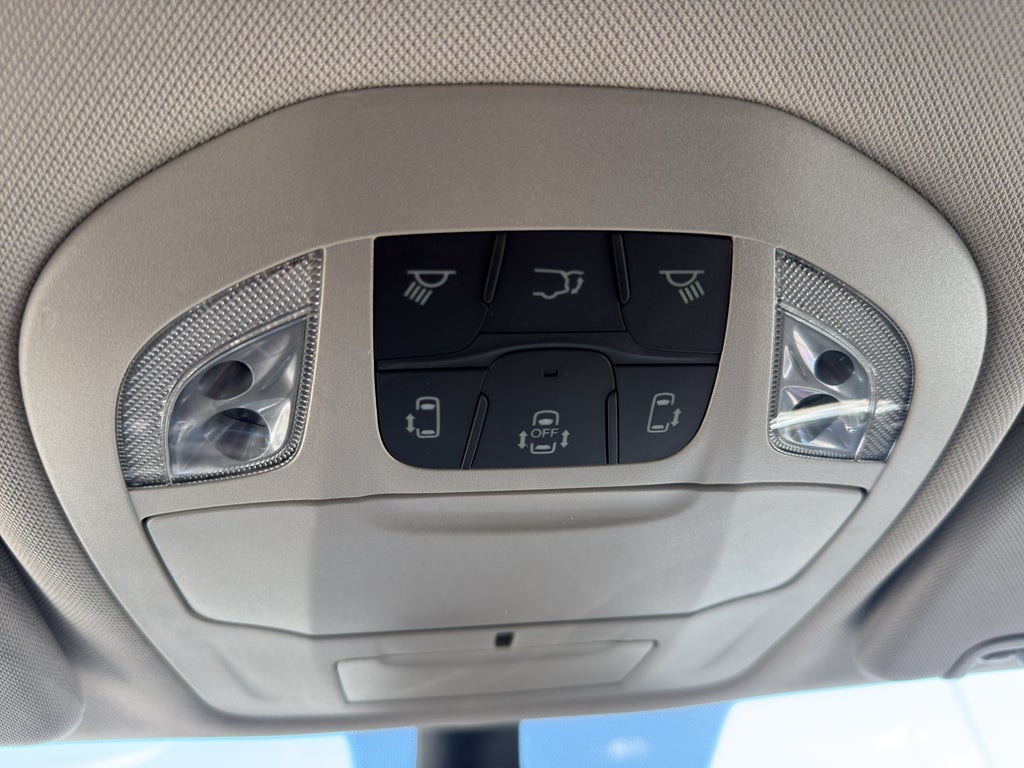 2024 Chrysler Voyager LX FWD