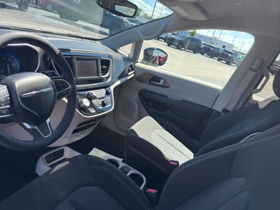 2024 Chrysler Voyager LX FWD