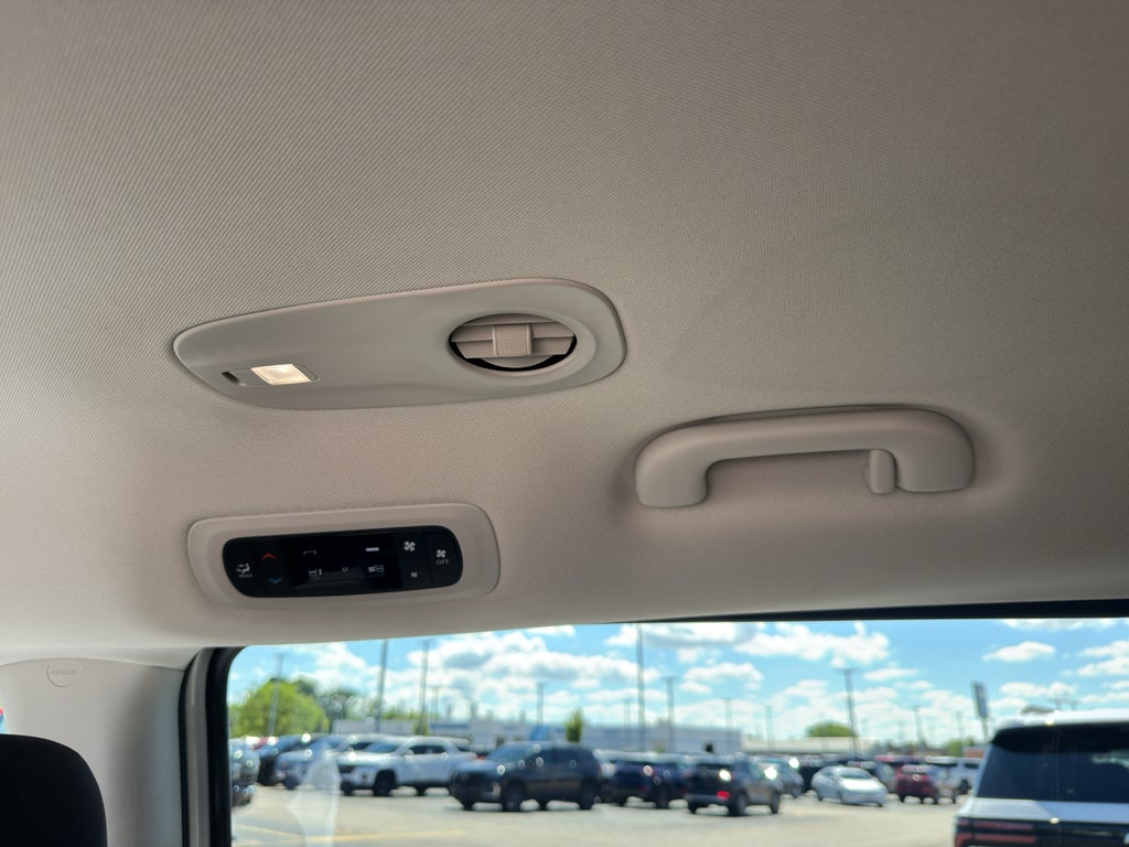 2024 Chrysler Voyager LX FWD