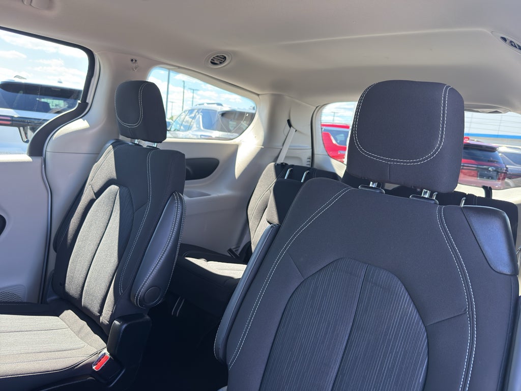 2024 Chrysler Voyager LX FWD