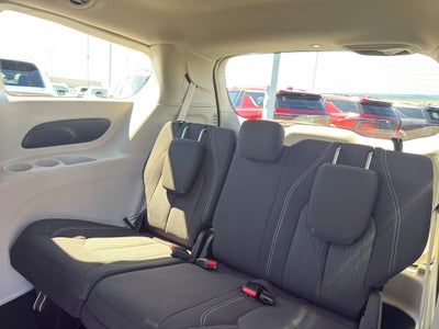 2024 Chrysler Voyager LX FWD