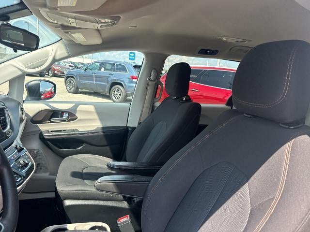 2017 Chrysler Pacifica Touring FWD