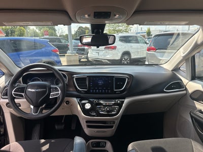 2017 Chrysler Pacifica Touring FWD