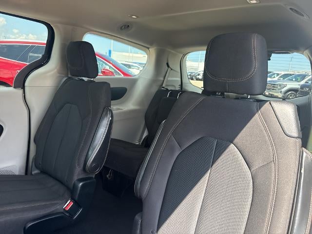 2017 Chrysler Pacifica Touring FWD