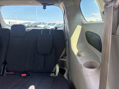 2017 Chrysler Pacifica Touring FWD