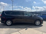 2017 Chrysler Pacifica Touring FWD