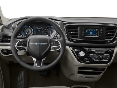 2017 Chrysler Pacifica Touring FWD