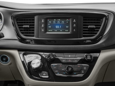 2017 Chrysler Pacifica Touring FWD