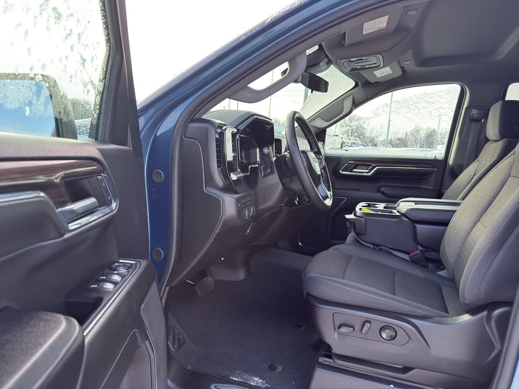 2024 Chevrolet Silverado 1500 Crew Cab Short Box 4-Wheel Drive LT 1LT