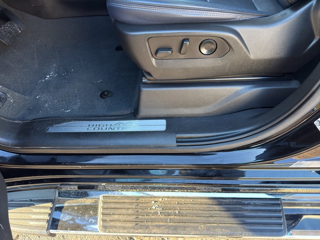 2022 Chevrolet Silverado 1500 Crew Cab Short Box 4-Wheel Drive High Country