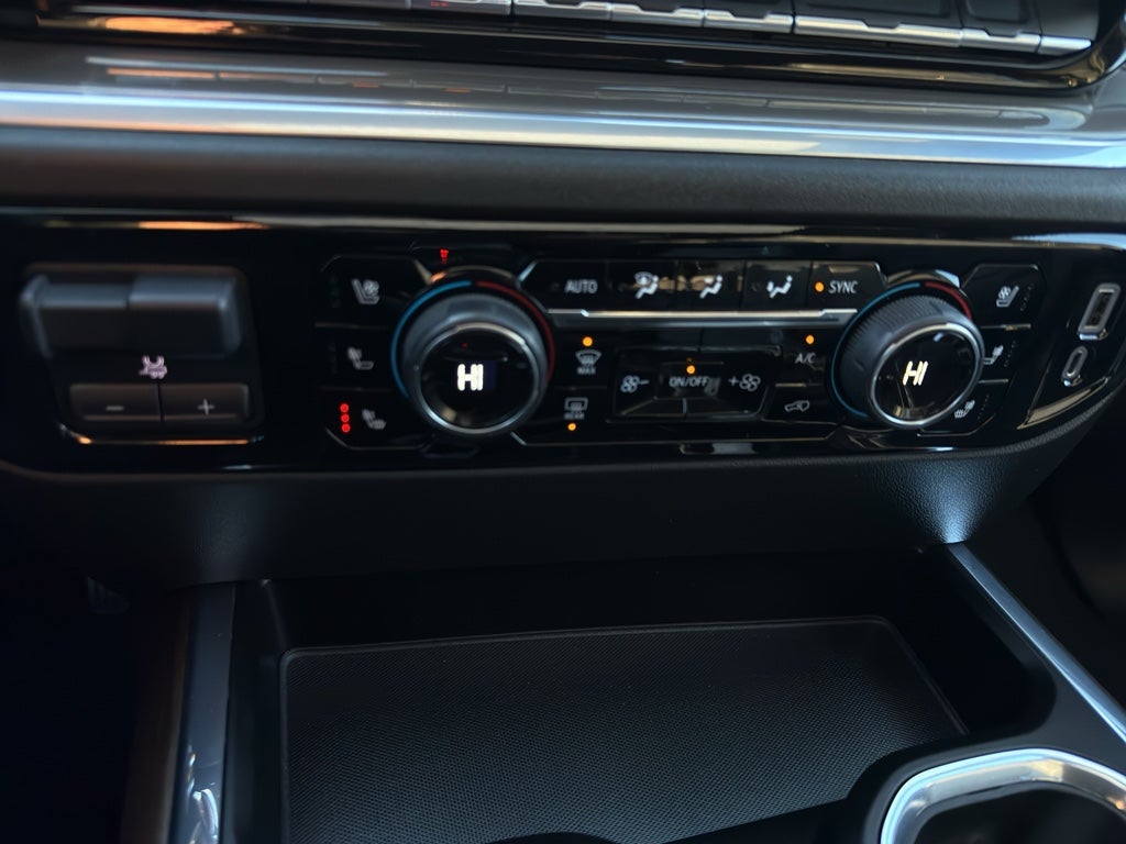 2022 Chevrolet Silverado 1500 Crew Cab Short Box 4-Wheel Drive High Country