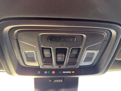 2022 Chevrolet Silverado 1500 Crew Cab Short Box 4-Wheel Drive High Country