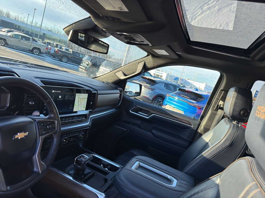 2022 Chevrolet Silverado 1500 Crew Cab Short Box 4-Wheel Drive High Country