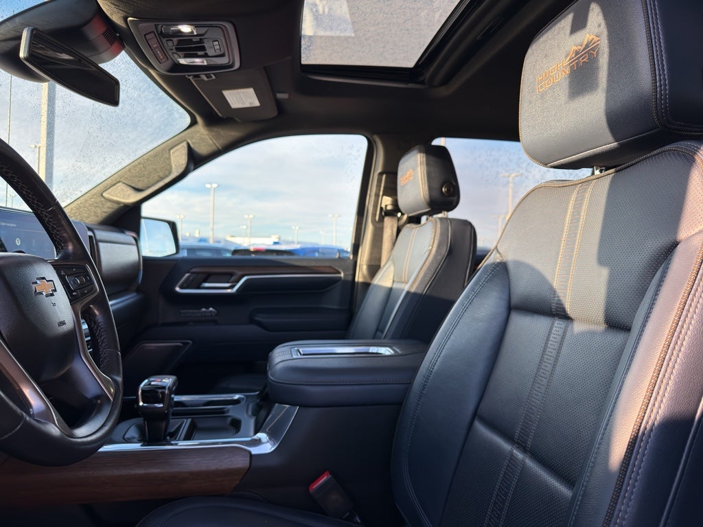 2022 Chevrolet Silverado 1500 Crew Cab Short Box 4-Wheel Drive High Country