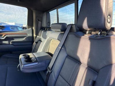 2022 Chevrolet Silverado 1500 Crew Cab Short Box 4-Wheel Drive High Country