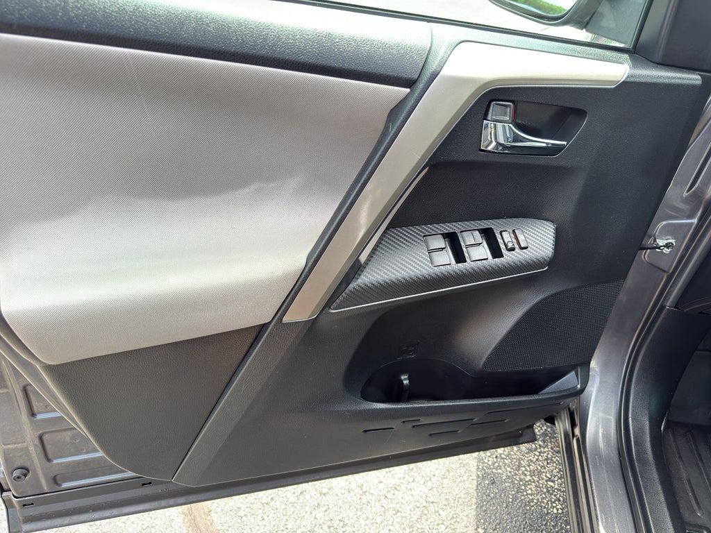 2015 Toyota RAV4 AWD 4dr XLE (Natl)