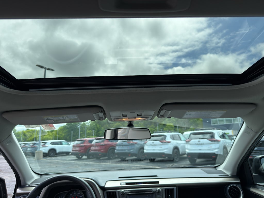 2015 Toyota RAV4 AWD 4dr XLE (Natl)
