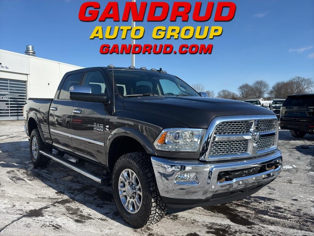 2017 RAM 3500 Laramie 4x4 Crew Cab 6'4" Box