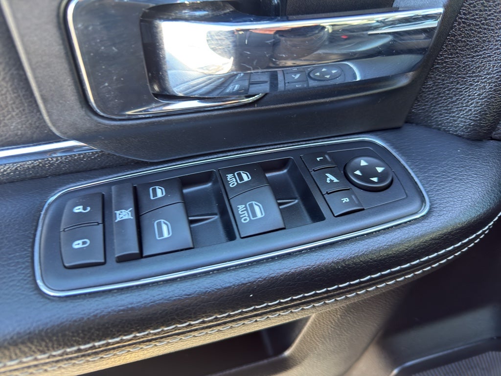 2017 RAM 3500 Laramie 4x4 Crew Cab 6'4" Box