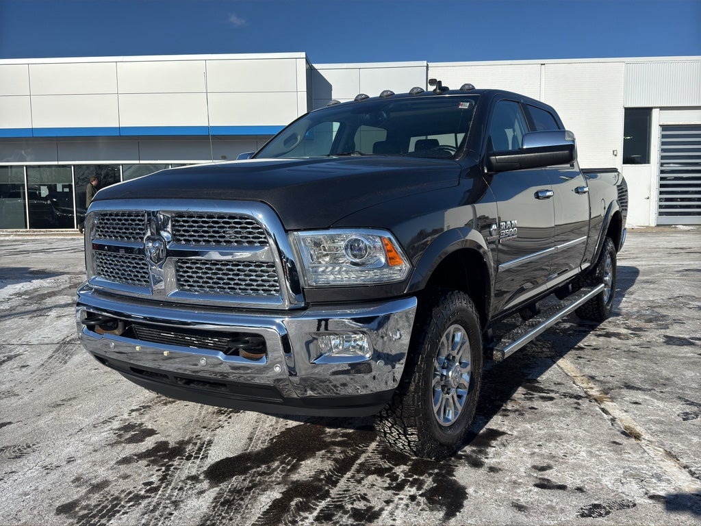 2017 RAM 3500 Laramie 4x4 Crew Cab 6'4" Box