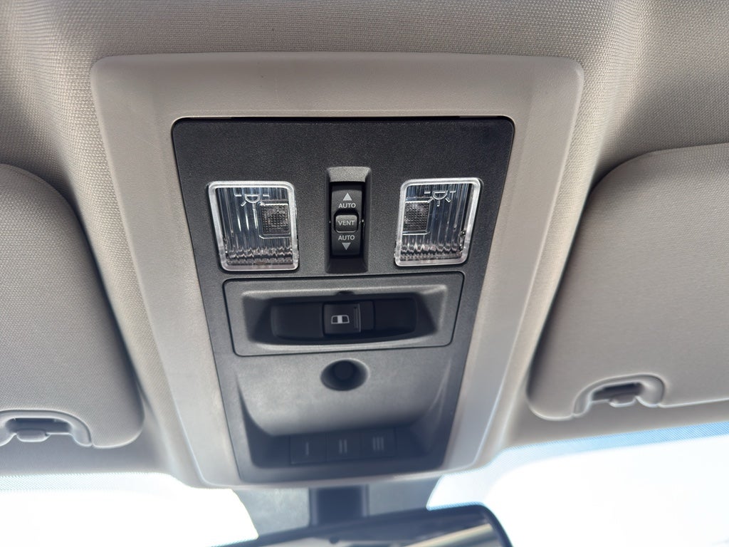 2017 RAM 3500 Laramie 4x4 Crew Cab 6'4" Box