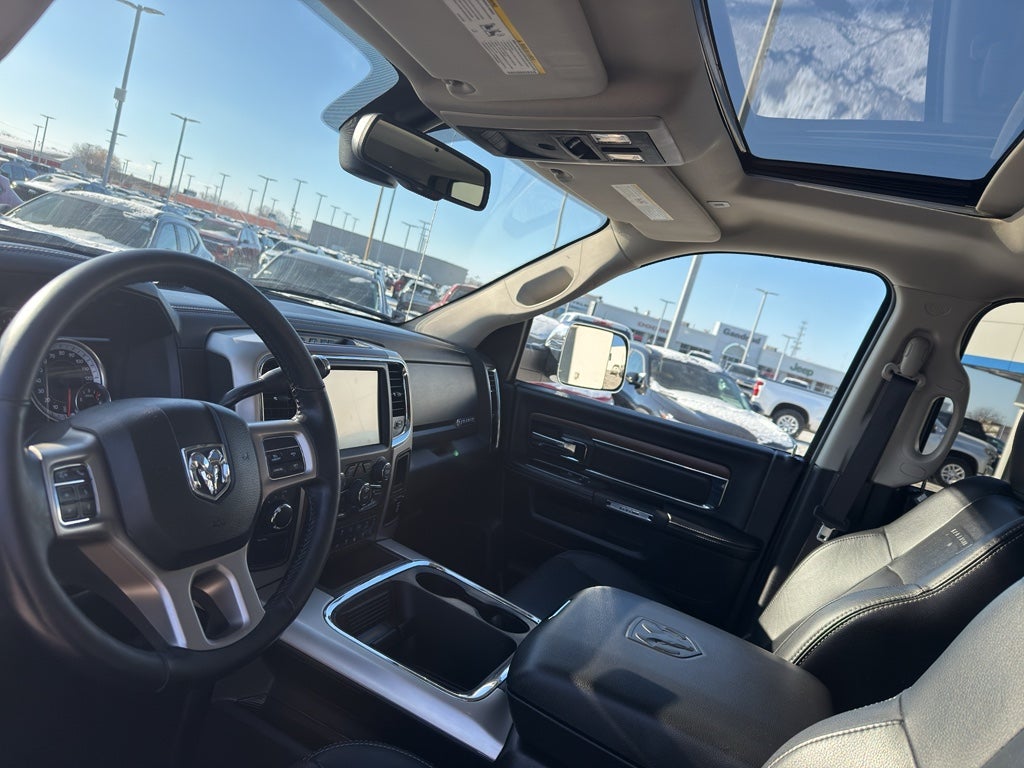 2017 RAM 3500 Laramie 4x4 Crew Cab 6'4" Box