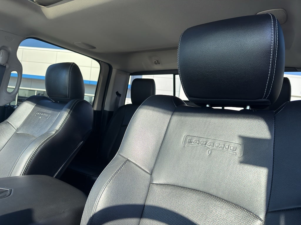 2017 RAM 3500 Laramie 4x4 Crew Cab 6'4" Box