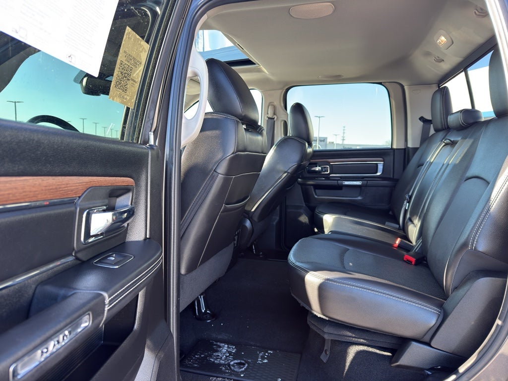 2017 RAM 3500 Laramie 4x4 Crew Cab 6'4" Box