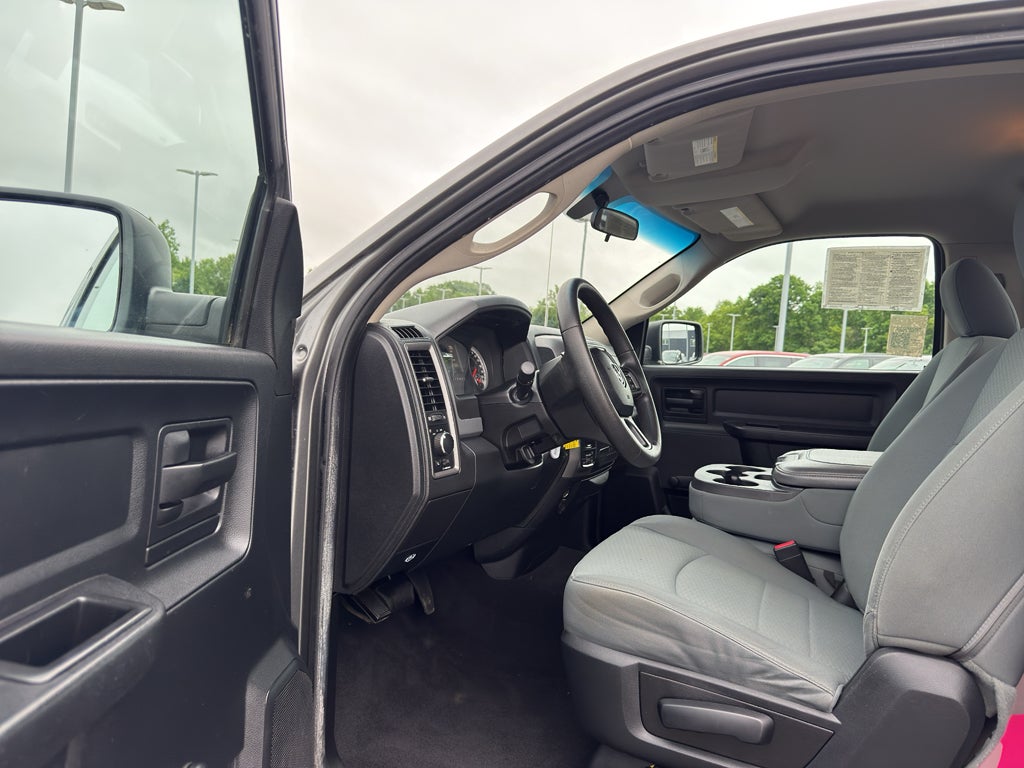 2013 RAM 1500 4WD Regular Cab 8 Ft Box Tradesman