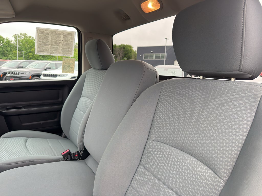 2013 RAM 1500 4WD Regular Cab 8 Ft Box Tradesman
