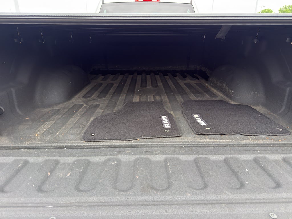 2013 RAM 1500 4WD Regular Cab 8 Ft Box Tradesman