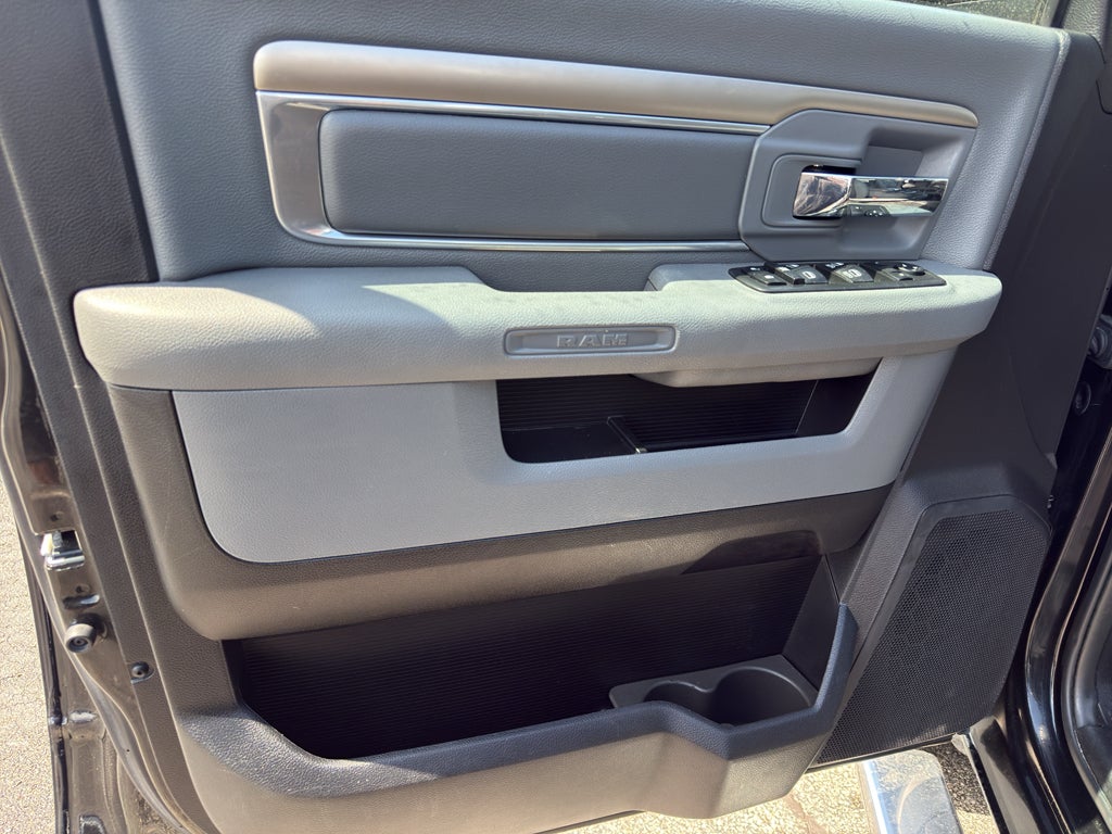 2017 RAM 1500 Big Horn 4x4 Crew Cab 5'7" Box