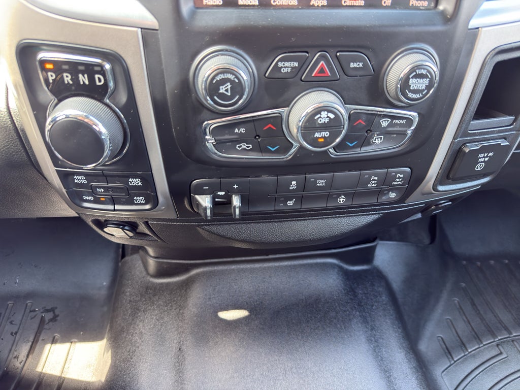 2017 RAM 1500 Big Horn 4x4 Crew Cab 5'7" Box