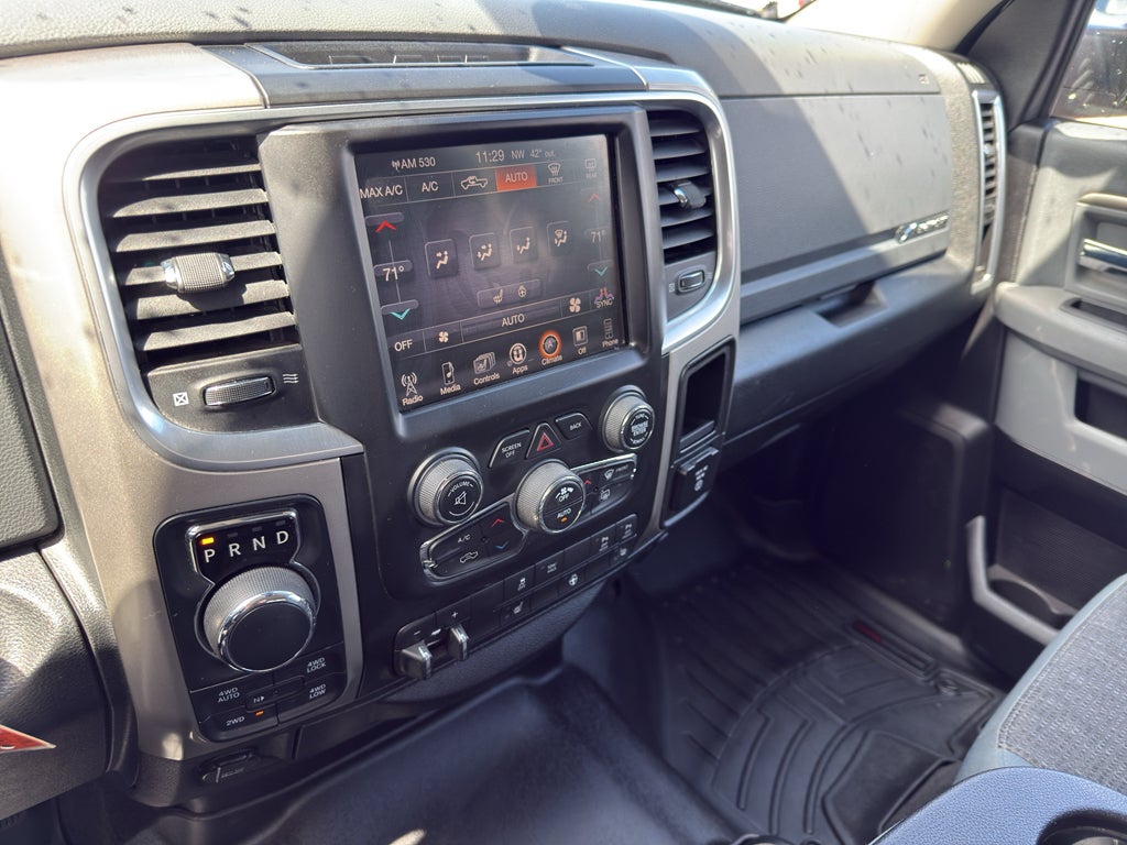 2017 RAM 1500 Big Horn 4x4 Crew Cab 5'7" Box