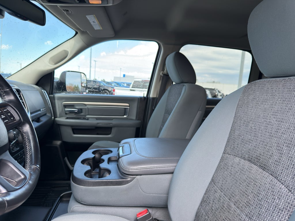 2017 RAM 1500 Big Horn 4x4 Crew Cab 5'7" Box